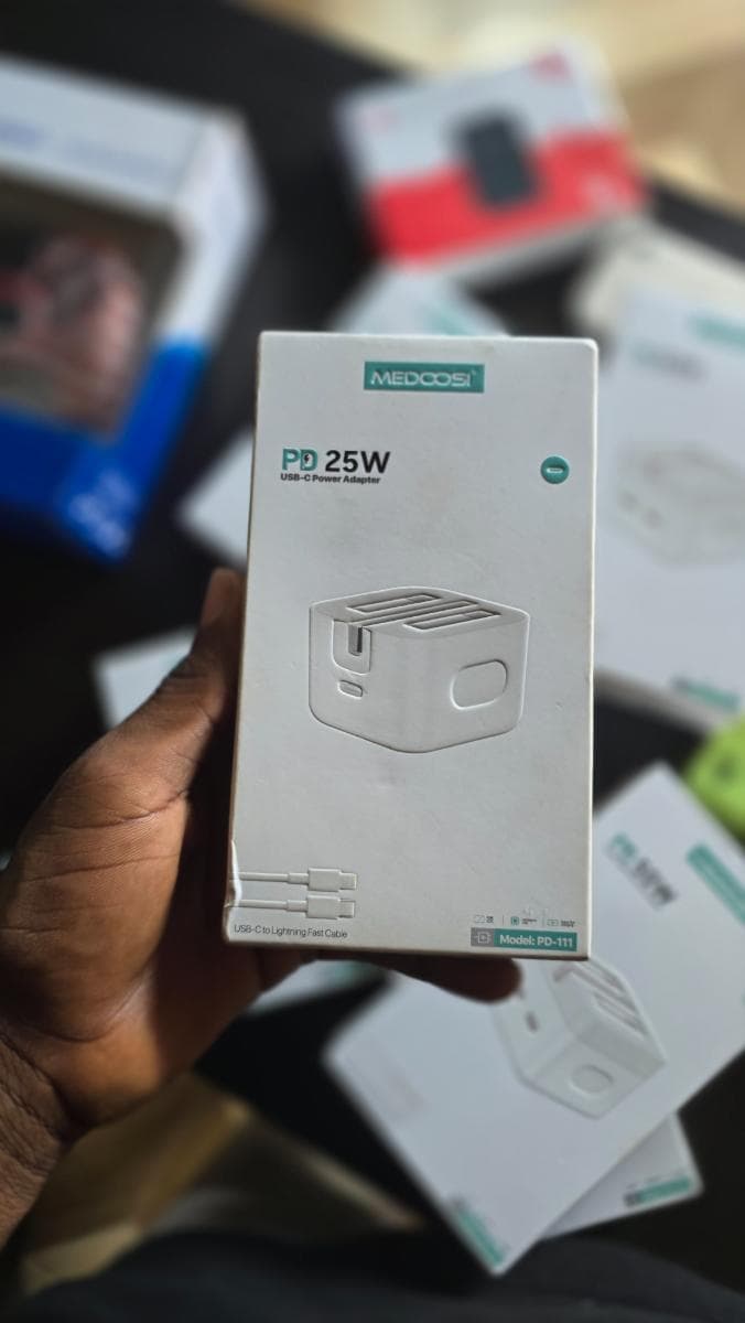 Fast charging iphone charger — image 1 of 1
