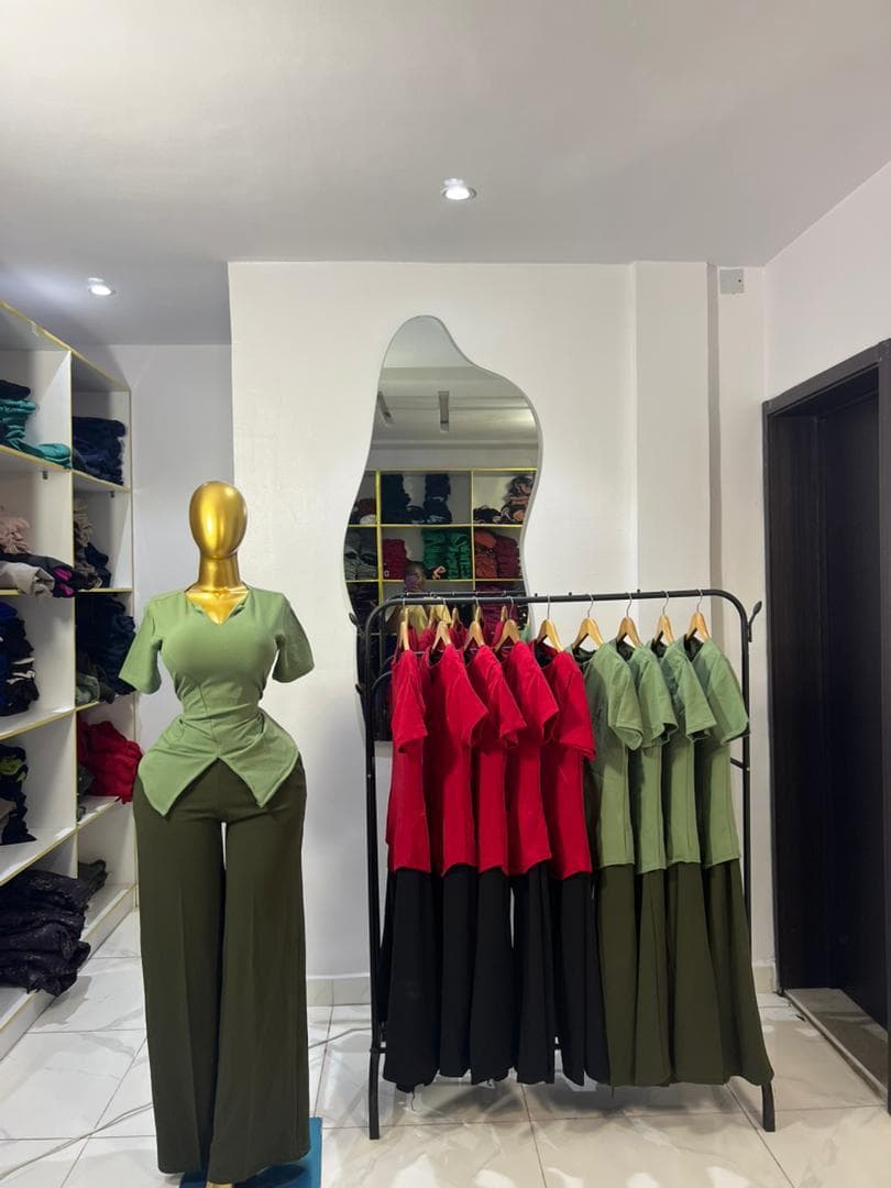 Ladies luxury Corporate Wears, jeans of different types and Ladies basic tops ā image 1 of 5