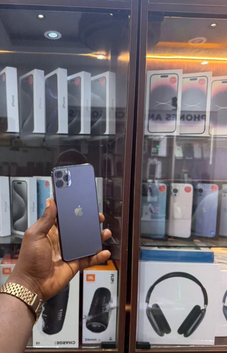 IPhone 11 promax — image 1 of 1